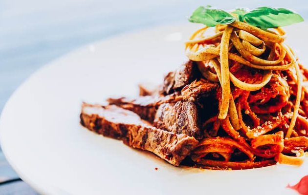 narancsos sertéshús tésztával