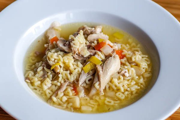 tésztás csirkeleves