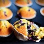 cukros-ropogós muffin áfonyával