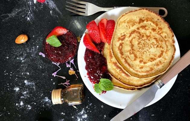 amerikai palacsinta gyümölcsszósszal