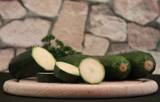 felkarikázott cukkini rakott cukkinihez