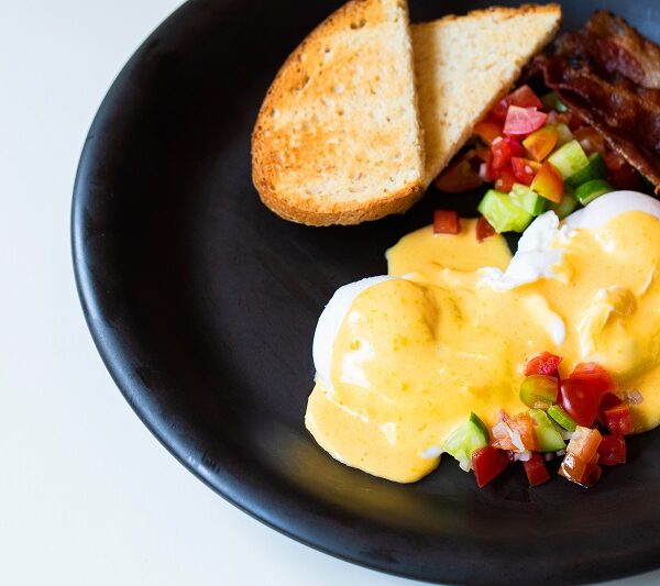 eggs benedict hollandi mártás