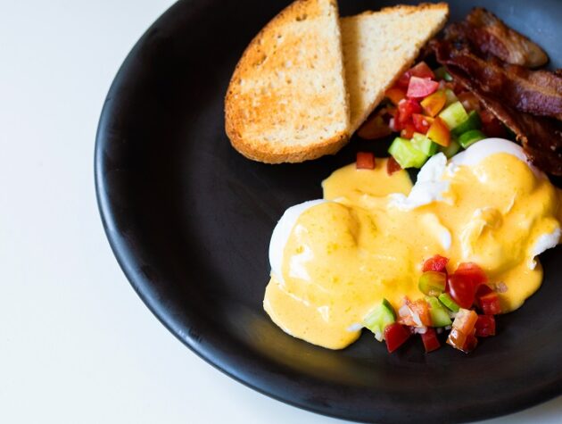 eggs benedict hollandi mártás